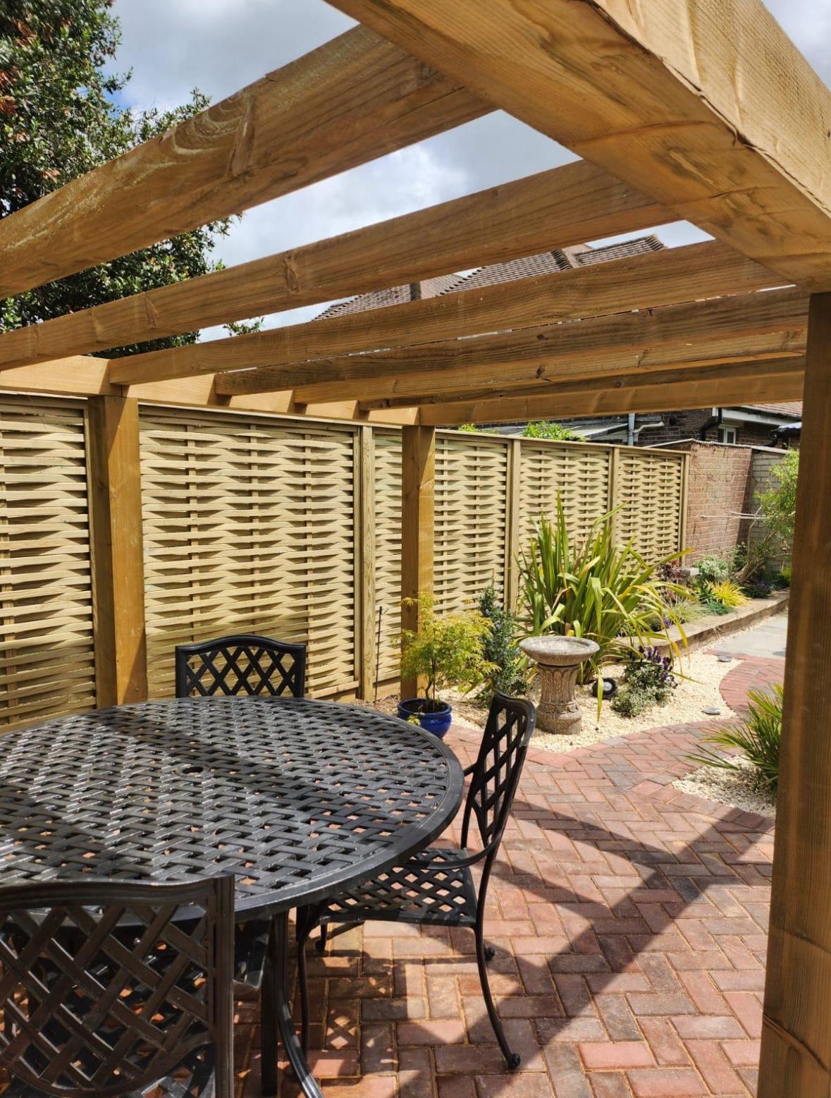 Bespoke garden design with pergola